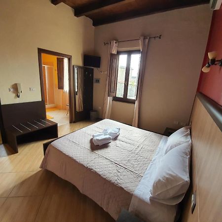 B&B 13 Iglesias Luaran gambar